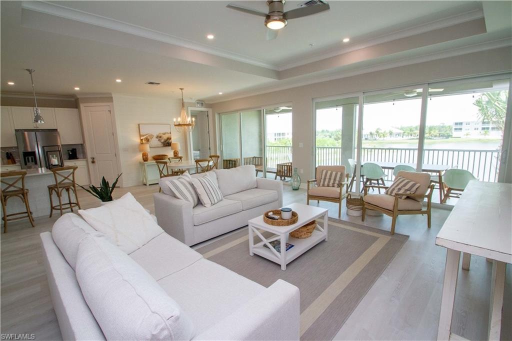 251 Indies DR E 202