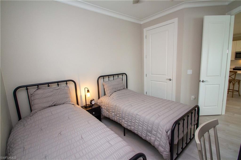 251 Indies DR E 202 photo 28