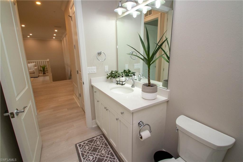 251 Indies DR E 202 photo 24