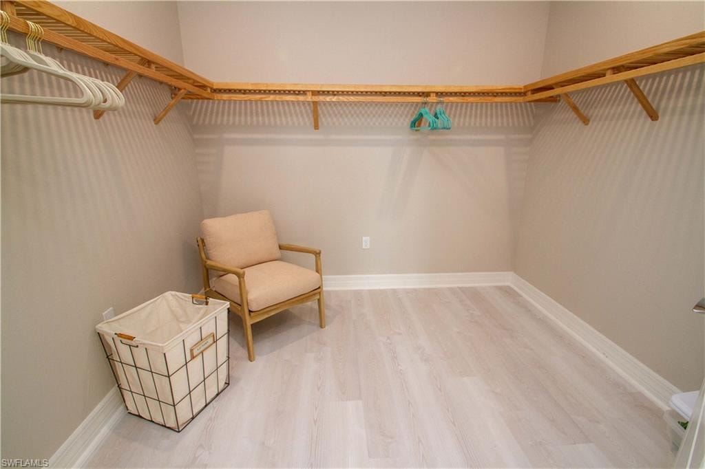 251 Indies DR E 202 photo 35