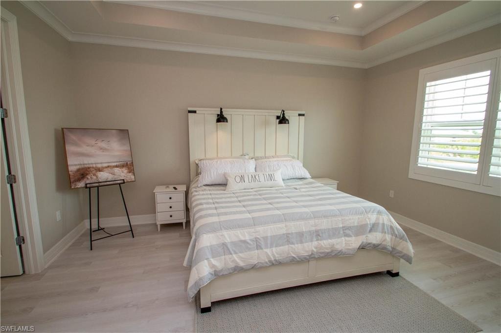 251 Indies DR E 202 photo 29