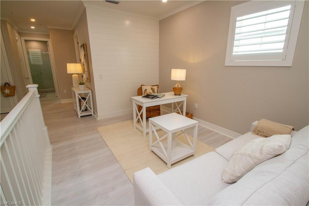 251 Indies DR E 202 photo 8