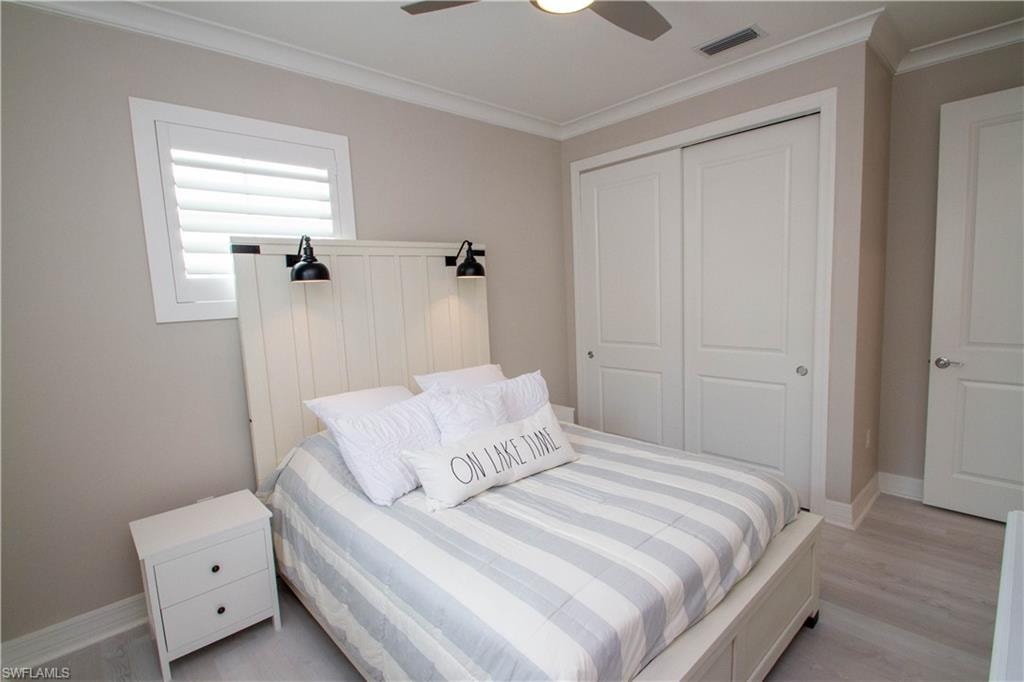 251 Indies DR E 202 photo 21