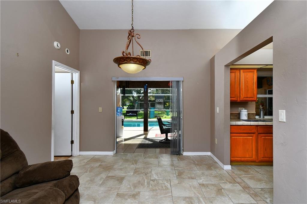 622 Weston RD photo 6