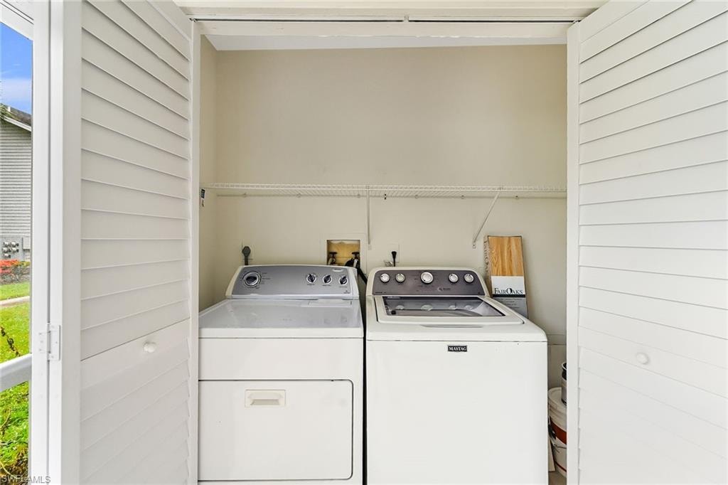 Private Washer/Dryer on Screened Lanai