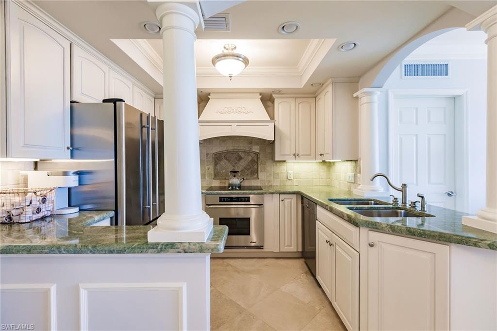 2885 Gulf Shore BLVD N 302 photo 12