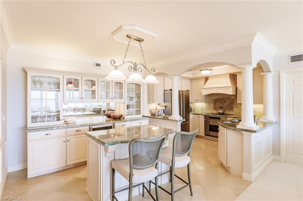 2885 Gulf Shore BLVD N 302 photo 8