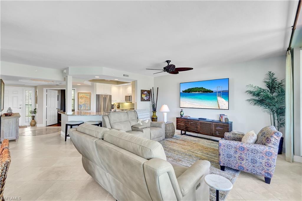 430 Cove Tower DR 403