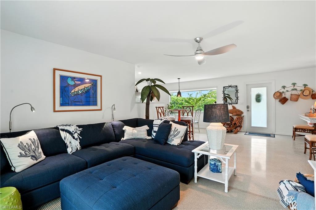 Living area with a ceiling fan