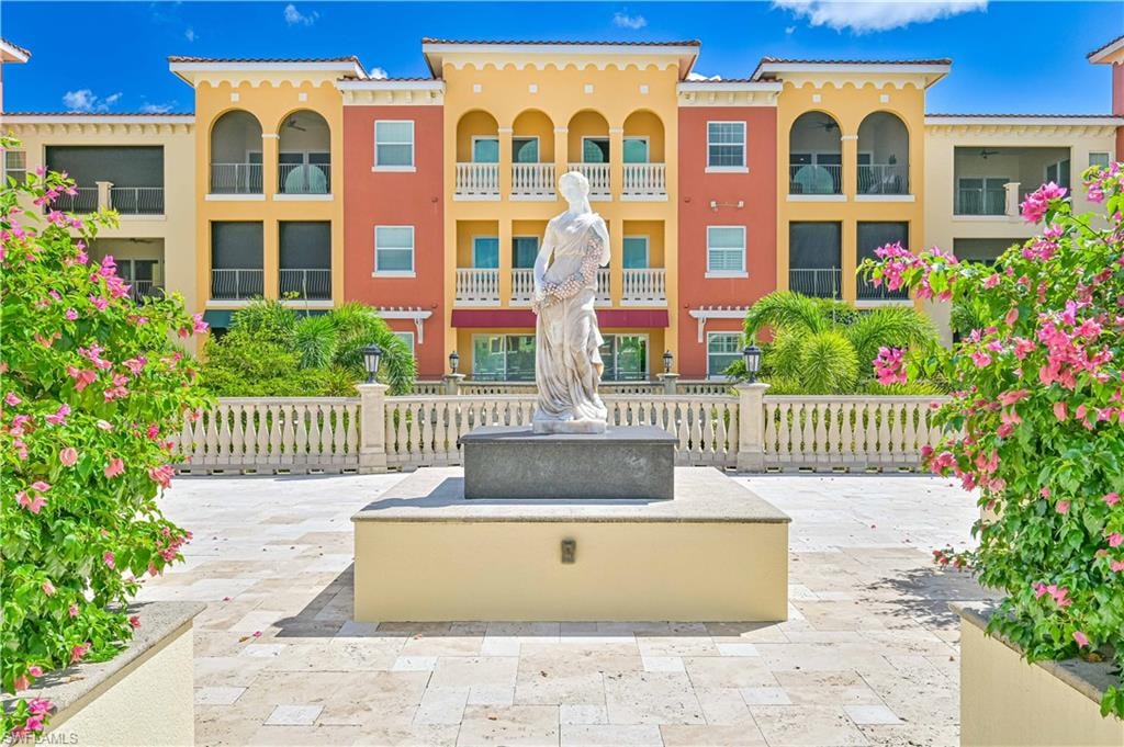 View of home's community