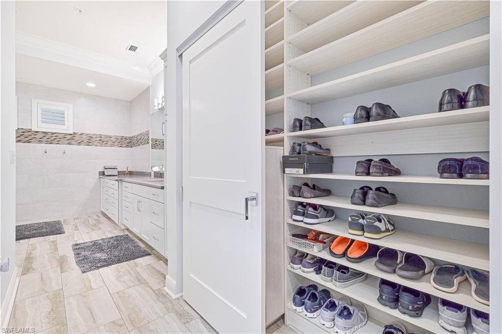 View of walk in closet