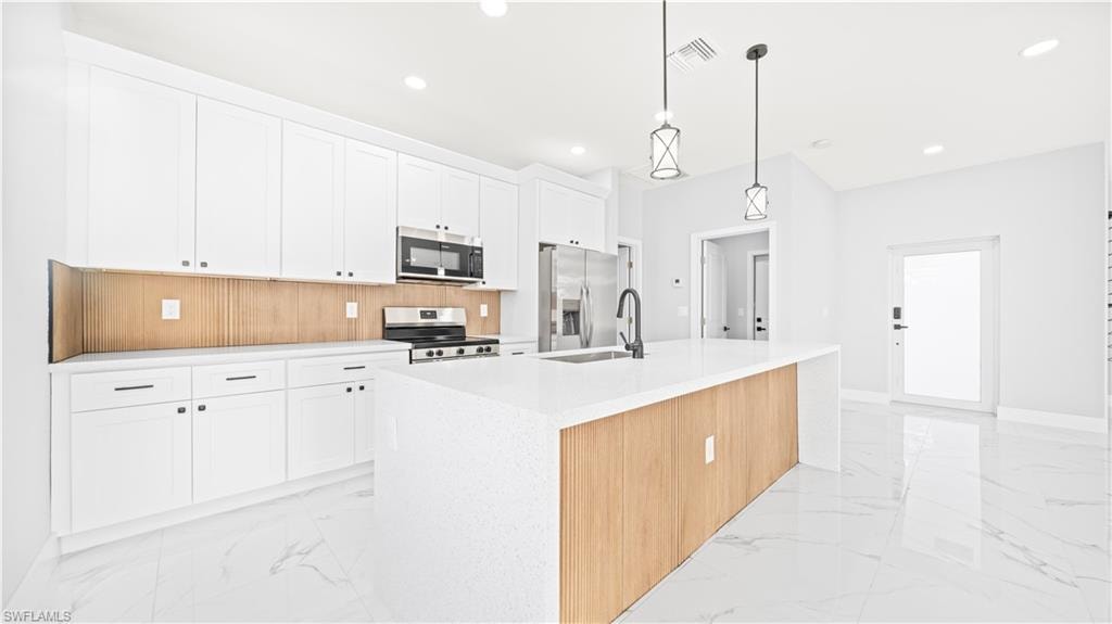 1110 Garibaldi ST E photo 16