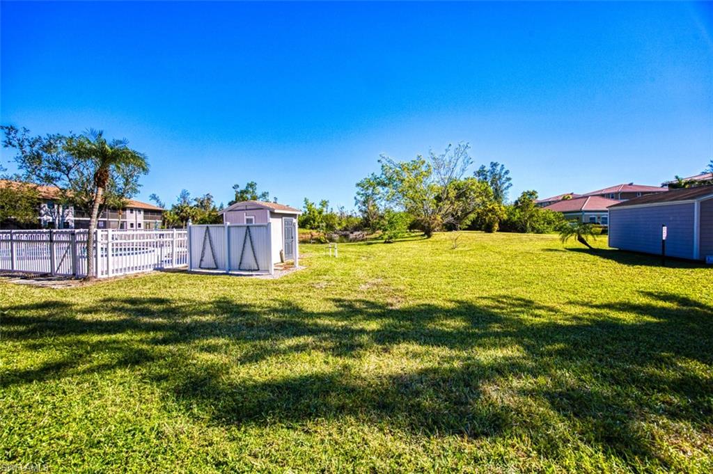 View of yard featuring an outbuilding