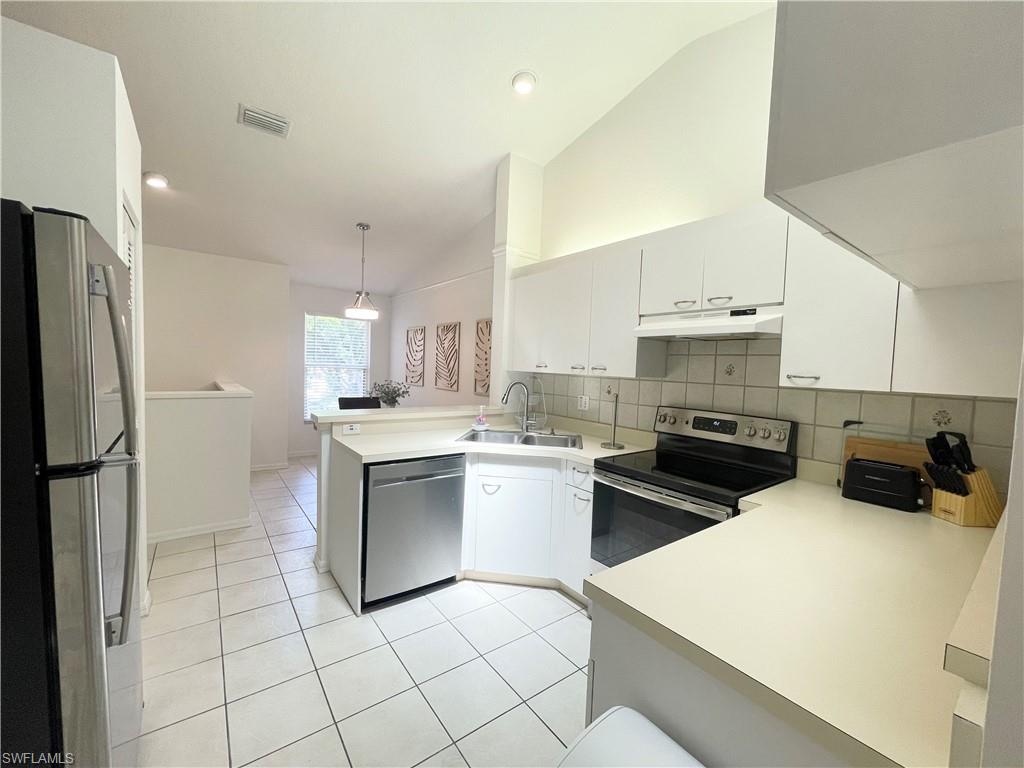 341 Emerald Bay CIR T5
