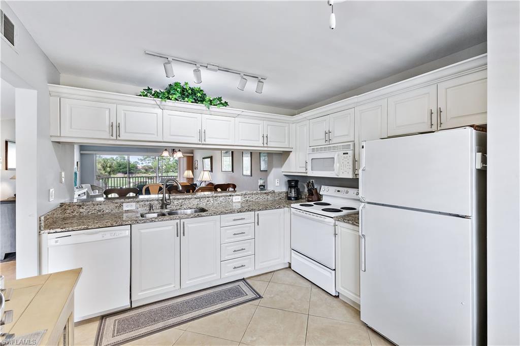 1001 Eastham WAY C-206 photo 11