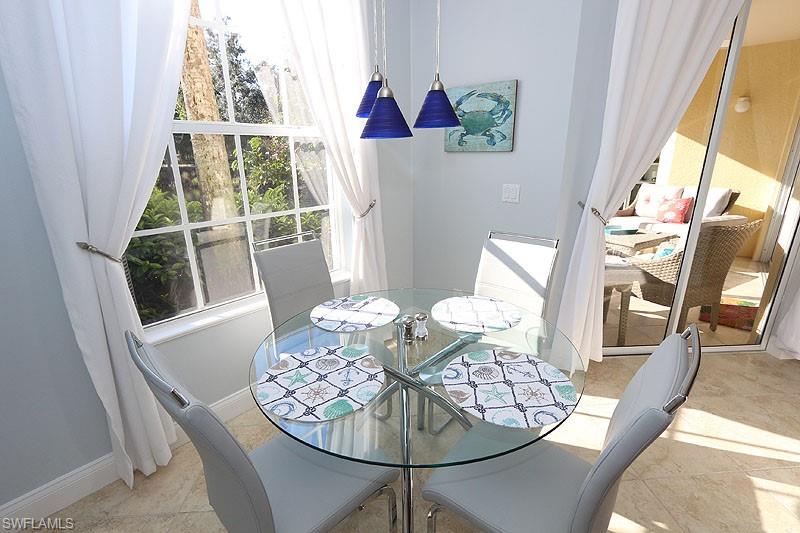Breakfast Nook/Dinette