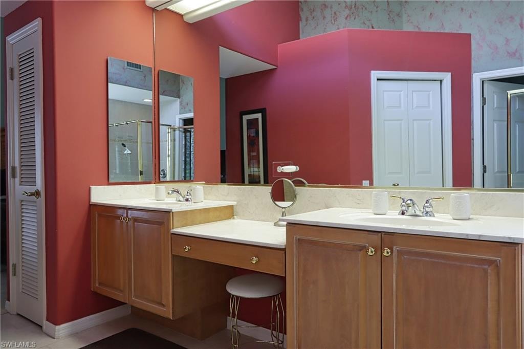 Alternate Master Bath View