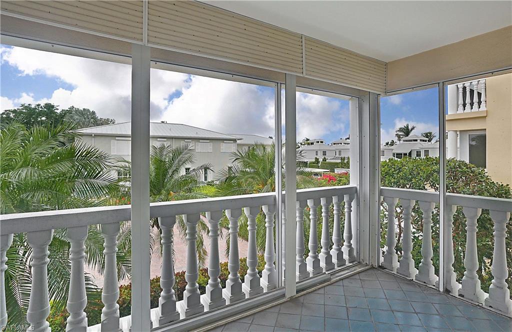 Screened balcony