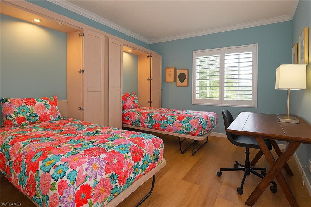 Guest Bedroom- 2 Twin Sized Murphy Beds