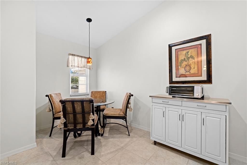 Kitchen Dining Area