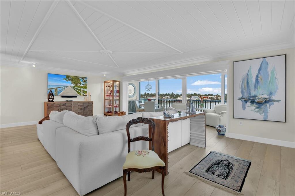 222 Harbour DR 403