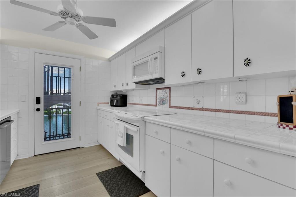 222 Harbour DR 403 photo 12