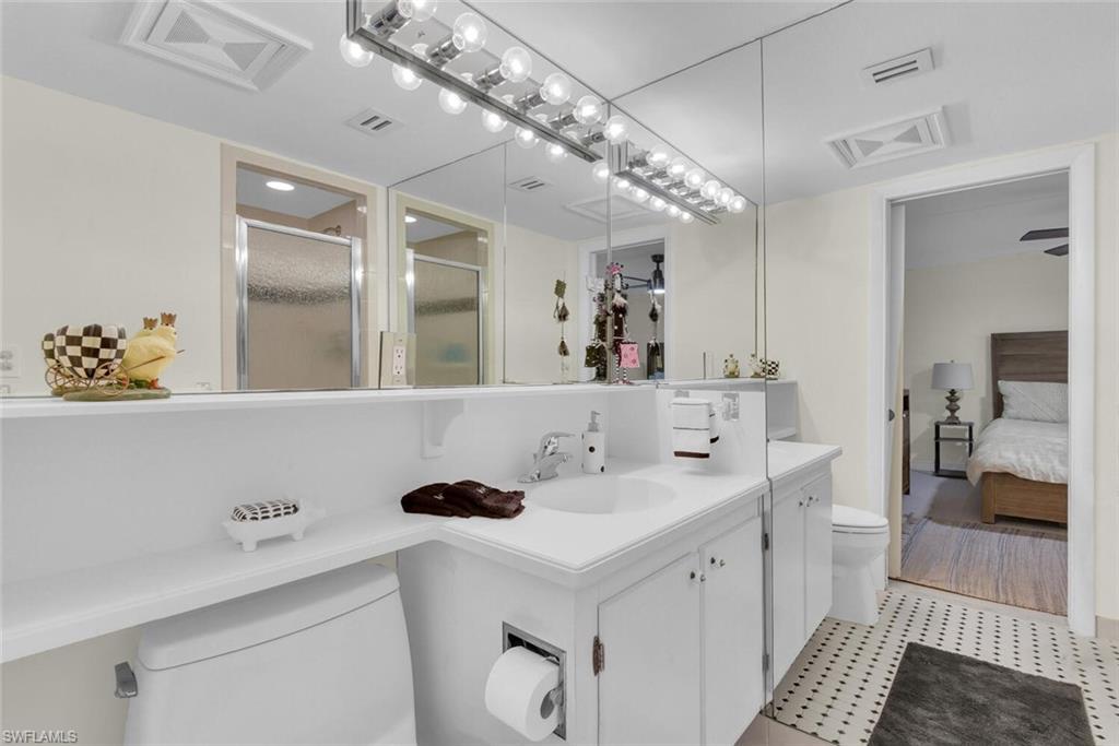 222 Harbour DR 403 photo 20
