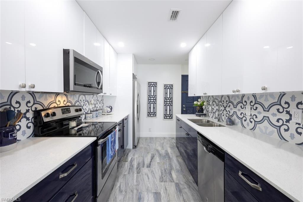 1 Bluebill AVE 803 photo 8