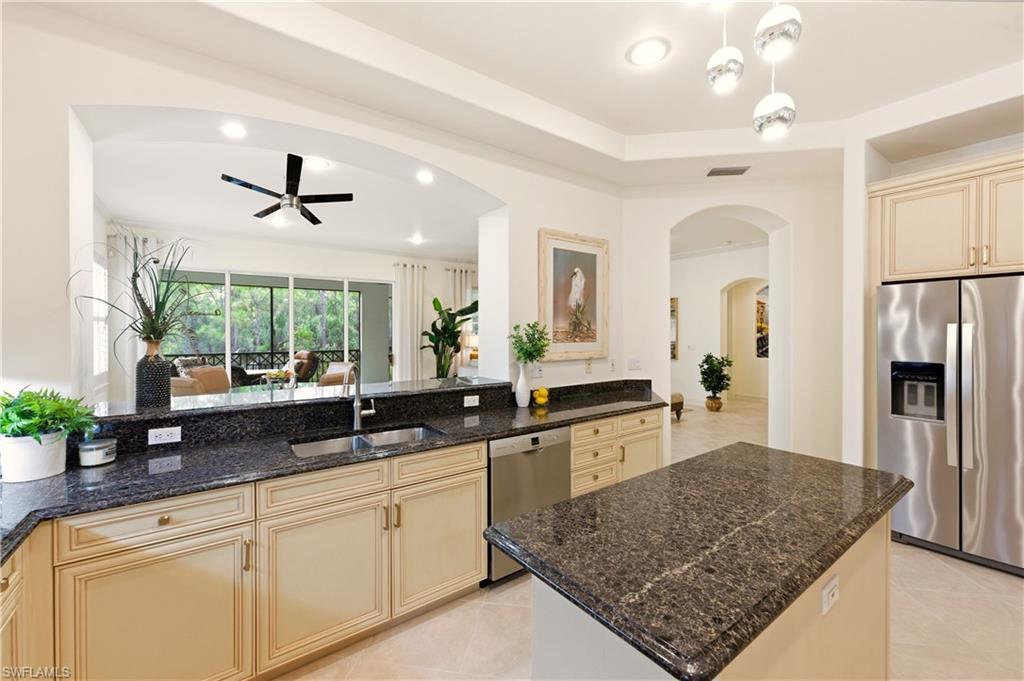 Open to living and family rooms