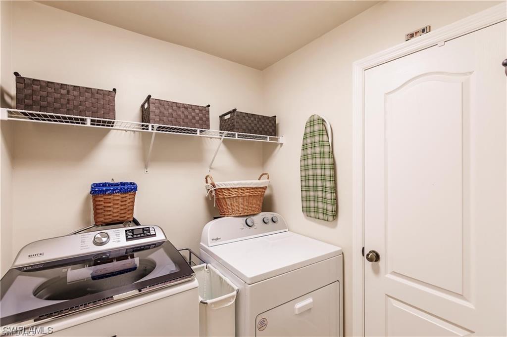 Washroom with independent washer and dryer