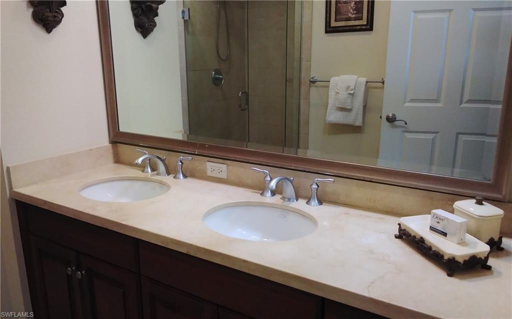 5076 Annunciation CIR 2206 photo 17