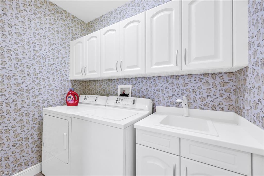 545 Avellino Isles CIR 102 photo 23