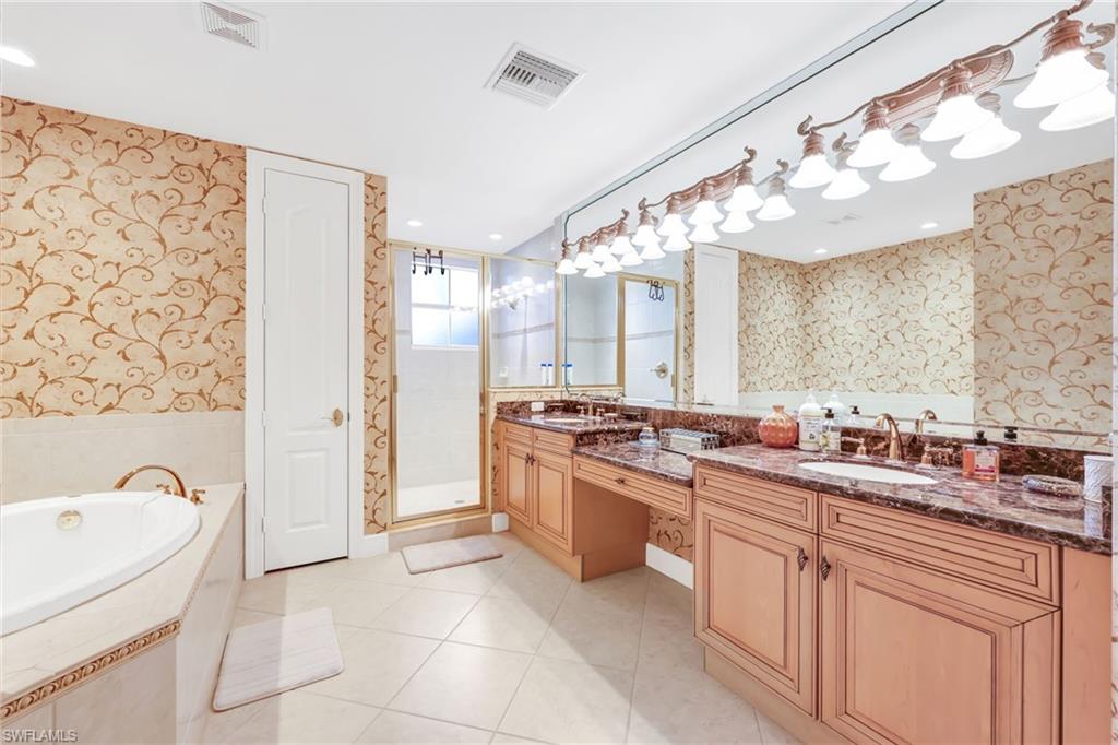 545 Avellino Isles CIR 102 photo 13