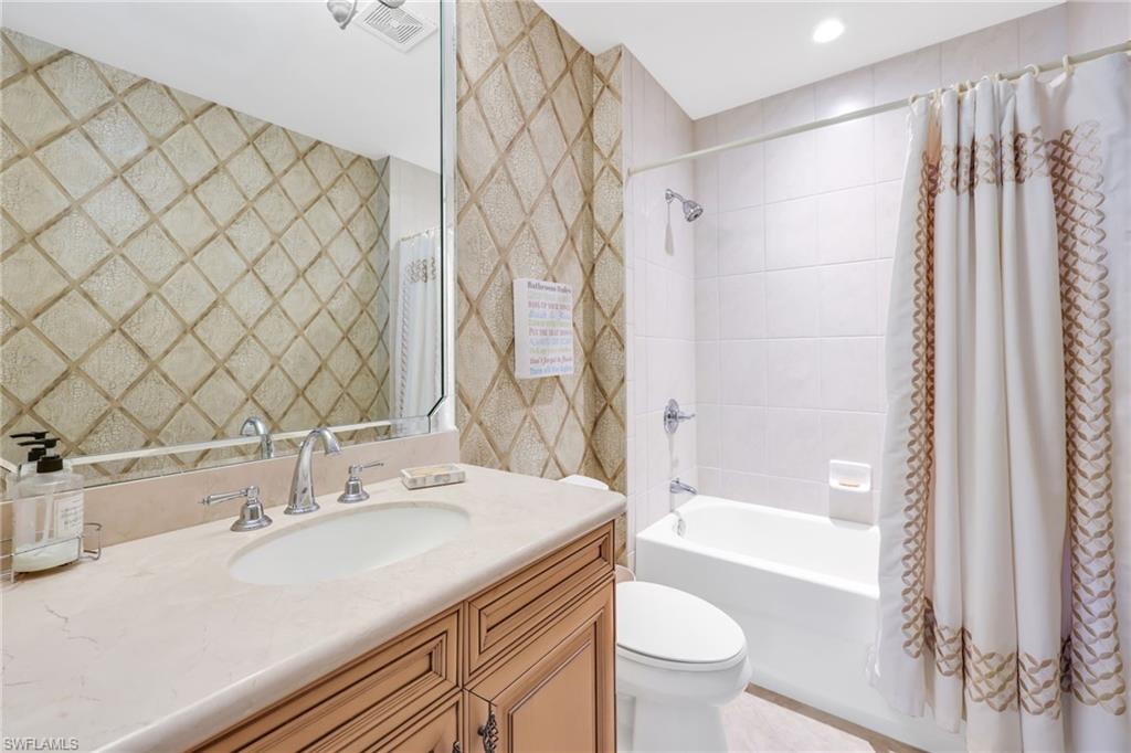 545 Avellino Isles CIR 102 photo 16