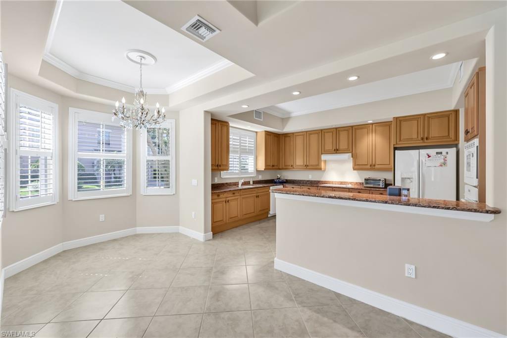 545 Avellino Isles CIR 102 photo 7