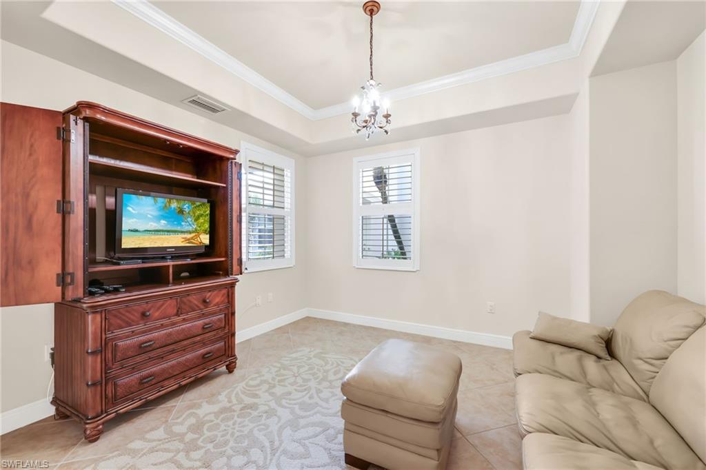 545 Avellino Isles CIR 102 photo 18