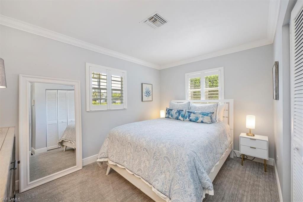 Second bedroom with a Queen sized bed.