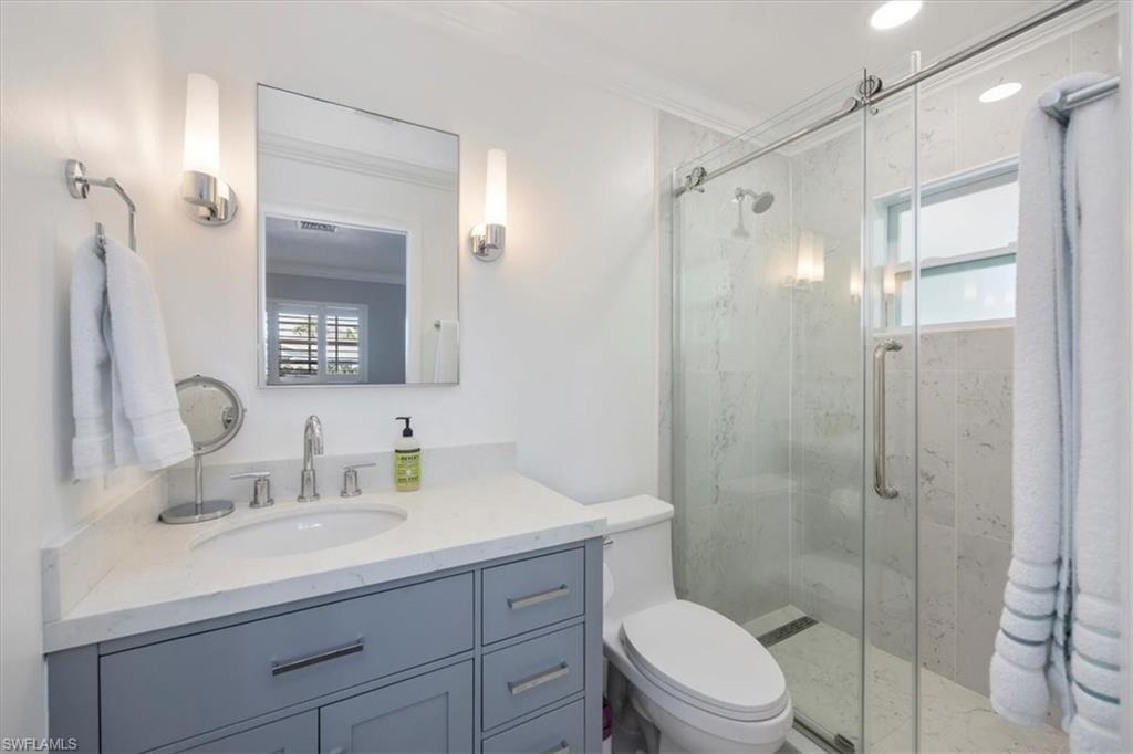 Primary en-suite bathroom.