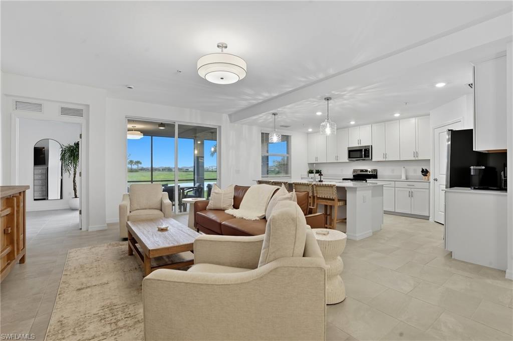 5667 Melbourne CT 7812