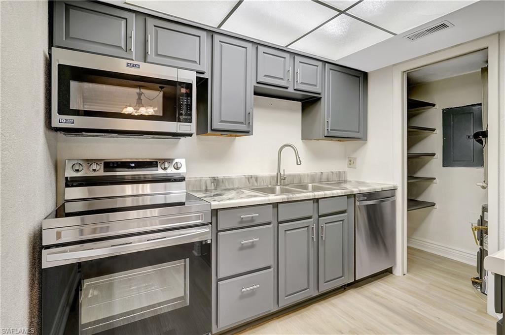 4906 Victoria DR 209 photo 11
