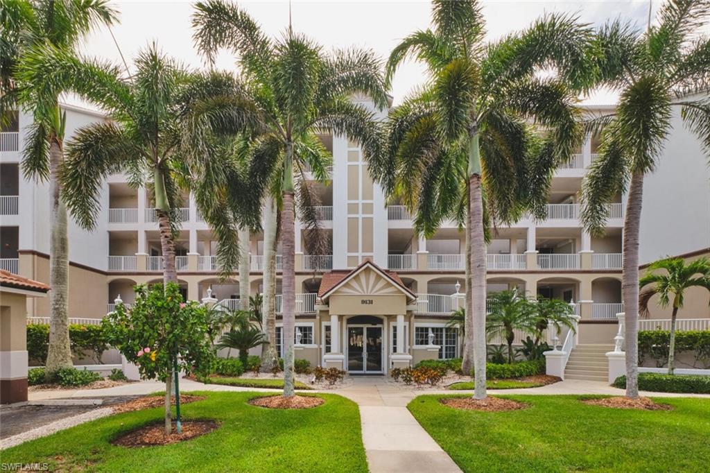 View of apartment building / complex