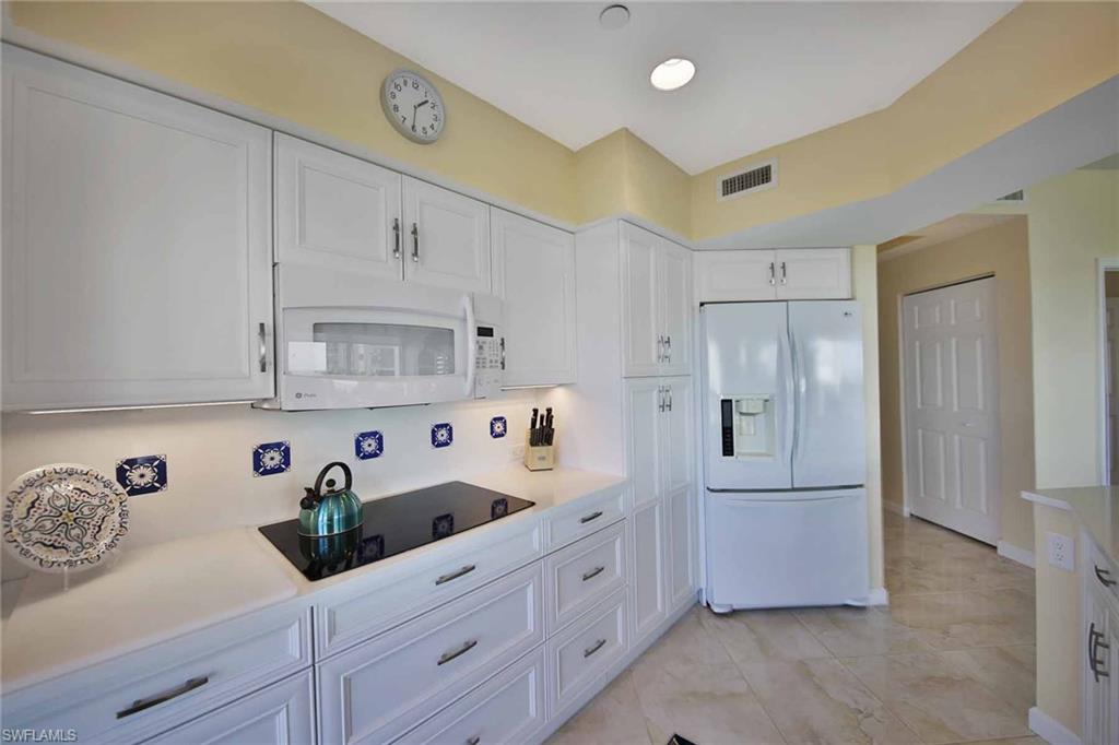 4255 Gulf Shore BLVD N 407 photo 6