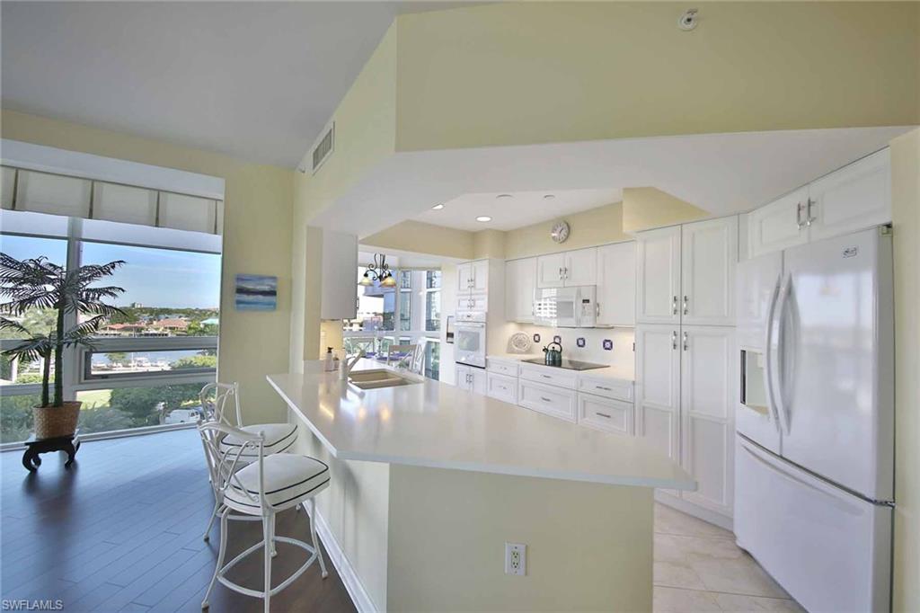 4255 Gulf Shore BLVD N 407