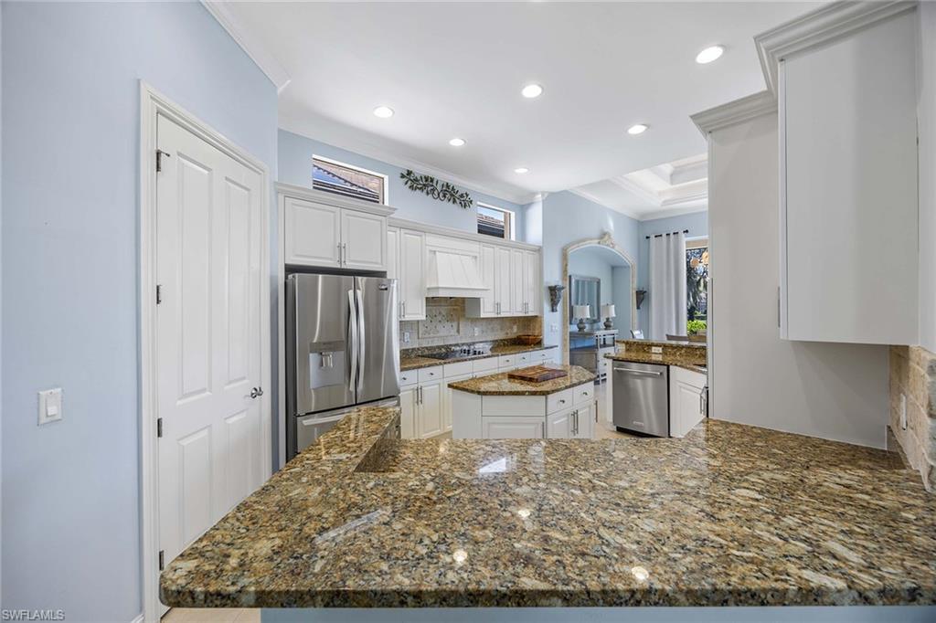 8894 Shenendoah CIR photo 20