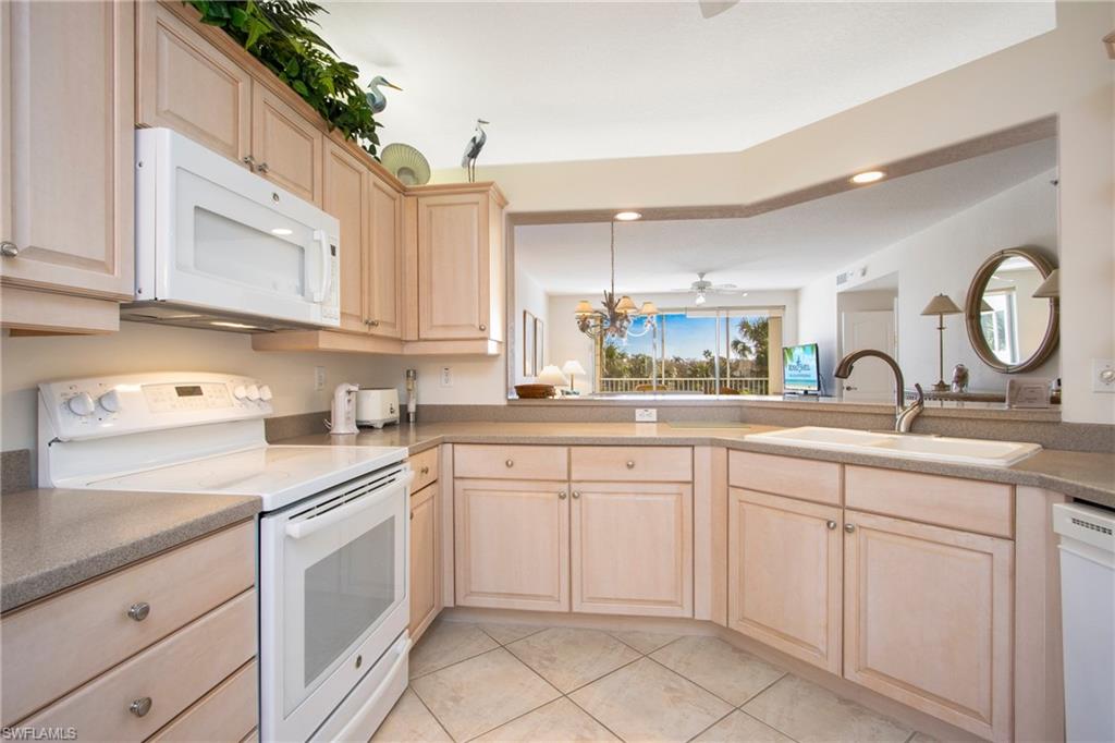 7655 Pebble Creek CIR 201 photo 6