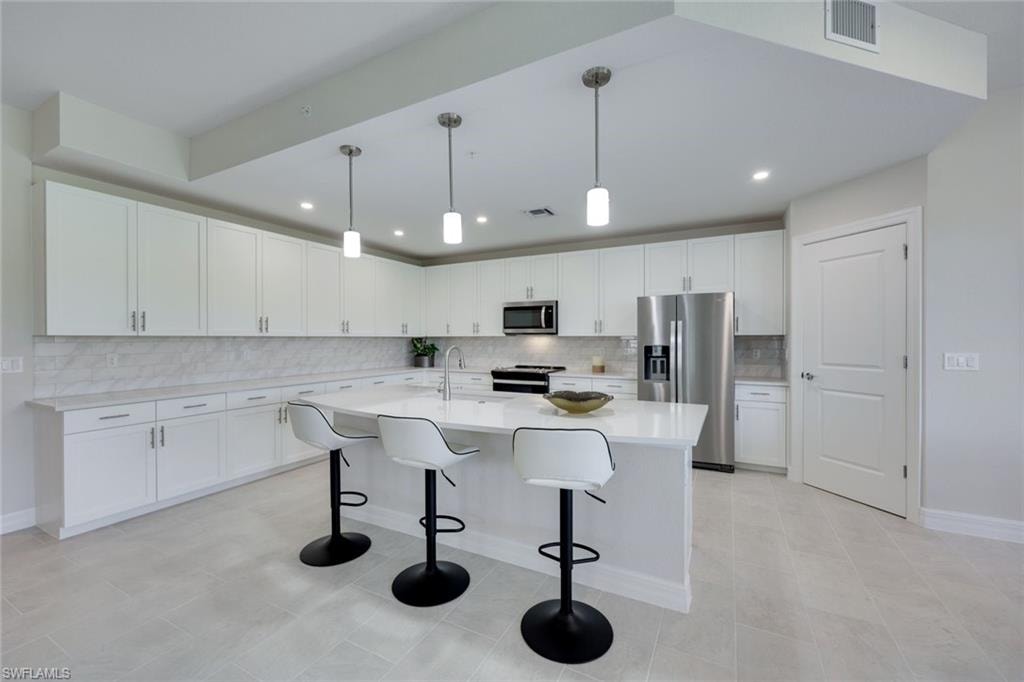 309 Indies DR W 102