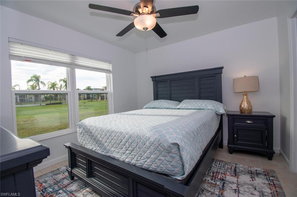 Primary bedroom /queen bed