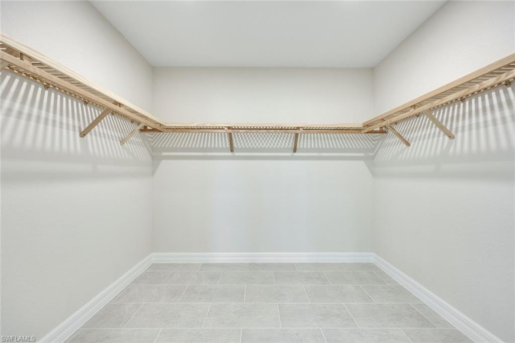 322 Indies DR W 102 photo 9
