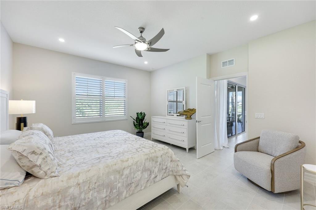 322 Indies DR W 102 photo 8
