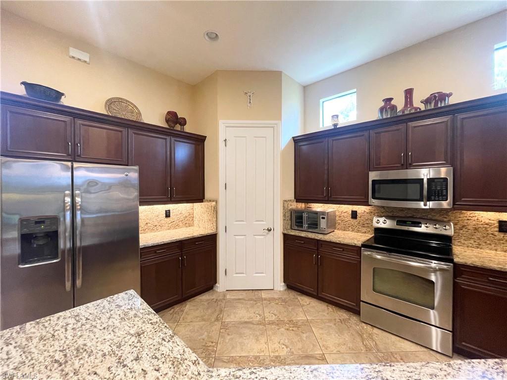 7302 Acorn WAY photo 13